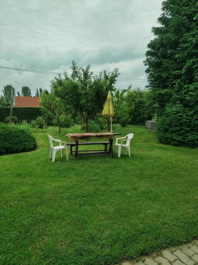 Appartamento Ibolya Apartman Badacsony Esterno foto